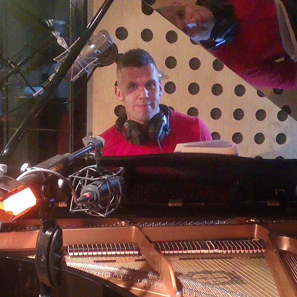 Nick Reeve Singer Songwriter Producer Nick Reeve Singer Songwriter Producer